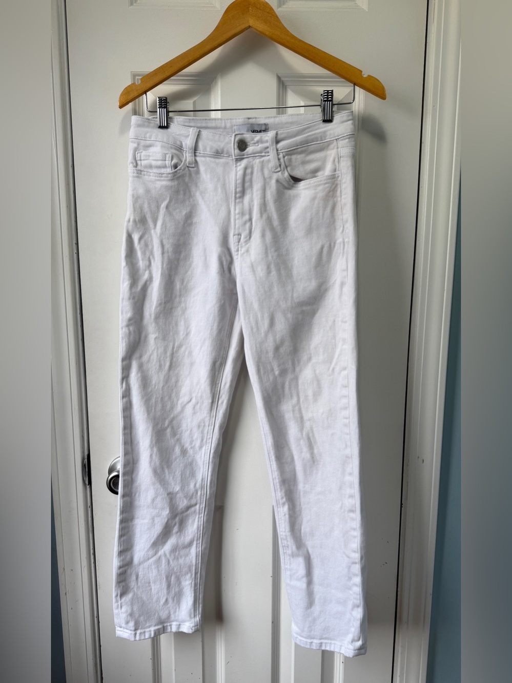 VERVET White Jeans Stretchy Straight Leg Preppy Nautical Minimalist Size 28